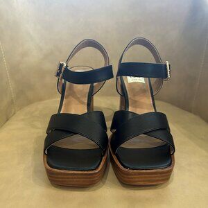 DV by Dolce Vita Tahini Platform Sandal. New!